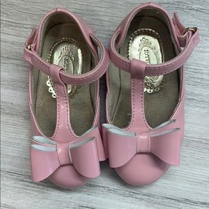 Joyfolie Pale Pink Size 5T VGUC dress shoes